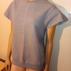 Fruit of the loom sleeveless gray sweat shirt, sma